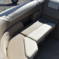 Sunchaser Boats Geneva Cruise 22 LR DH