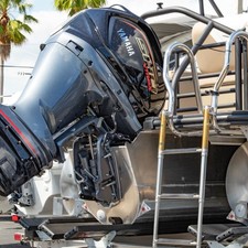 Sunchaser Boats Eclipse 8523 Entertainer