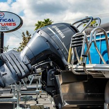 Sunchaser Boats Geneva Cruise 22 LR DH