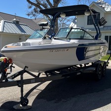 Super Air Nautique 210