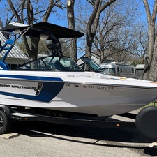 Super Air Nautique 210