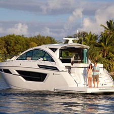 Cruisers Yachts 2024