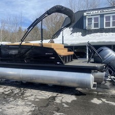 60 x 16 tri-toon passenger vessel