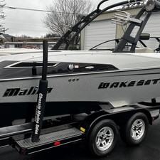 Malibu Wakesetter 23 LSV