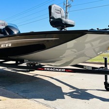 Tracker Pro Team 195 TXW Tournament Edition