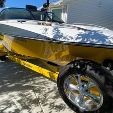 Malibu Wakesetter 23 LSV