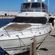 Cruisers Yachts 447 Sport Sedan