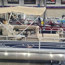 Sun Tracker Fishin Barge 20 DLX