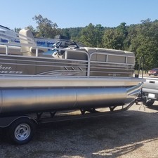 Sun Tracker SportFish 22 XP3