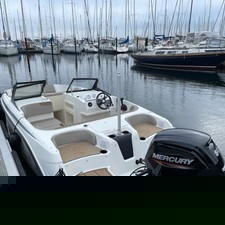 Quicksilver Activ 525 Axess mit 15 PS und Trailer