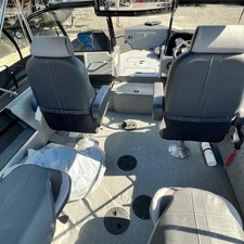 Starcraft Marine Fishmaster 210