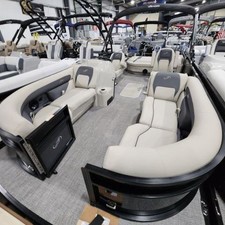 60 x 16 tri-toon passenger vessel