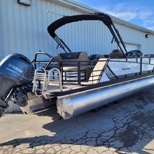 Sunchaser Boats Geneva Sport 24 LR DH Sport