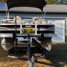 Sun Tracker Fishin Barge 24 DLX