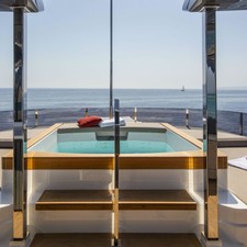 Custom Line Navetta 33