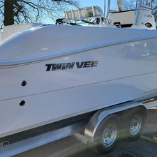 Twin Vee 260 STX