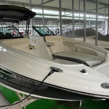 Sea Ray 260 Sundeck
