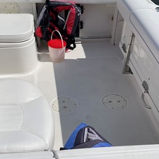 Robalo R227 Dual Console