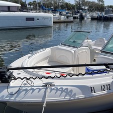 Robalo R227 Dual Console