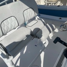 228 Sea Fox Commander