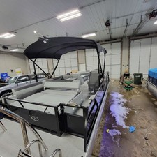 60 x 16 tri-toon passenger vessel