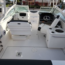 Robalo R247