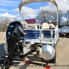 Sun Tracker Bass Buggy 18 DLX