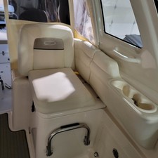 Grady-White Express 330