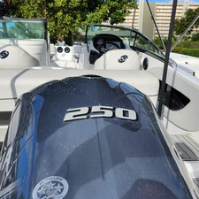 Hurricane 2410 Sundeck