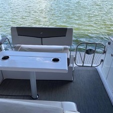 Four Winns Vista 275