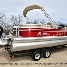 Sun Tracker Party Barge 22 DLX