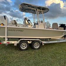 Sea Ray pro 208 bay