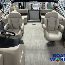 Premier Pontoons Navigator 220