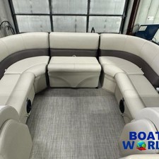 Premier Pontoons Navigator 220