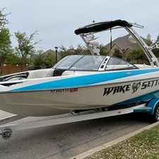 Malibu Wakesetter 23 LSV