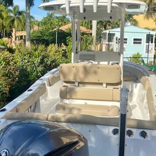 Sea Ray hunt ultra 211