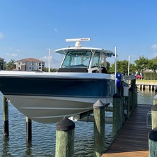 Boston Whaler 380 Outrage