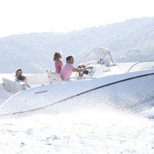 Quicksilver Activ 675 Open