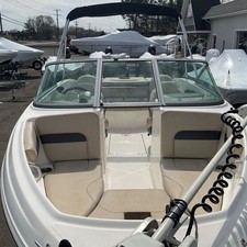 Chaparral 19 H2O Ski & Fish