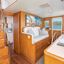 Hatteras Cockpit Motoryacht