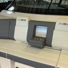 Cruisers Yachts Intercruiser 34