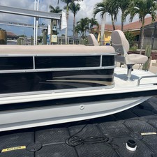 Hurricane fundeck 232