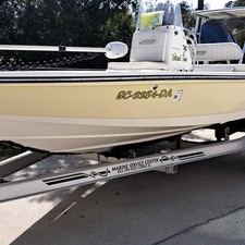 Hewes 16.9 redfisher