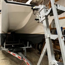 Glacier bay isle runner blue hull 2670