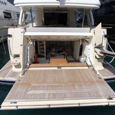 Custom Line Navetta 33