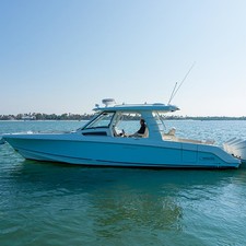 Boston Whaler 350 Realm