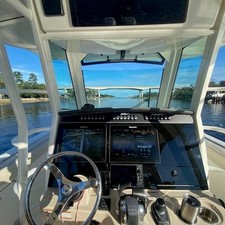 Boston Whaler 330 Outrage