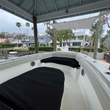 Boston Whaler 330 Outrage