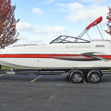 Splendor 240 cuddy cabin