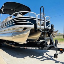 Sun Tracker SPORT FISH 24 XP3